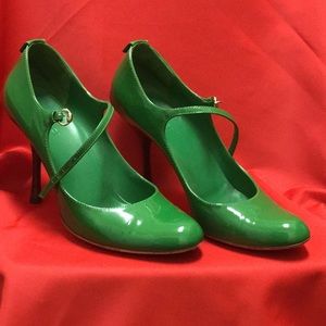 Gucci green pumps with ankle strap